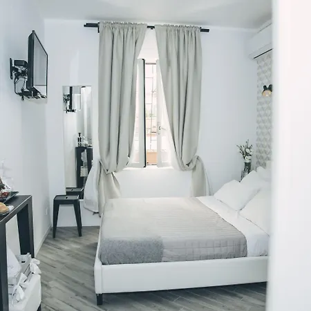 Spagna Rooms